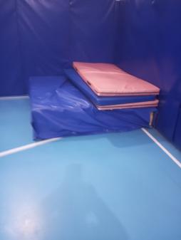 гим.маты и мат для прыжков в высоту